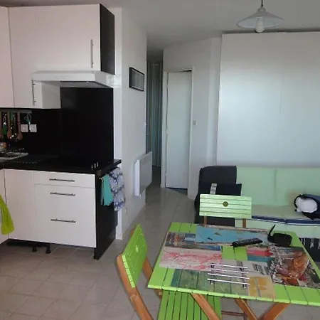 Escapade A La De Apartment *