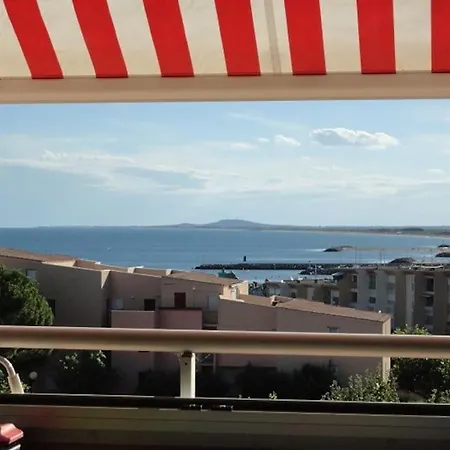 Escapade A La De * Sete