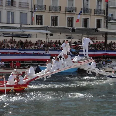 Escapade A La De Sete